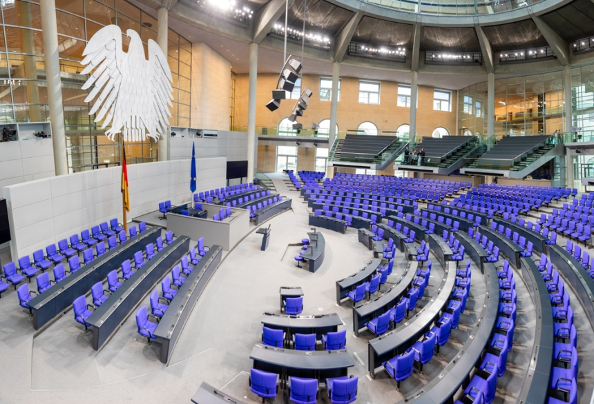 afd-steigt-auf-rekordwert,-merz-stürzt-ab