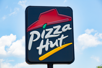yum-stoesst-pizza-hut-ab-und-raeumt-sein-geschaeft-radikal-auf-