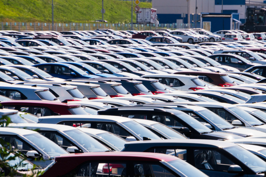 Ölpreisschock setzt Autoaktien kräftig unter Druck
